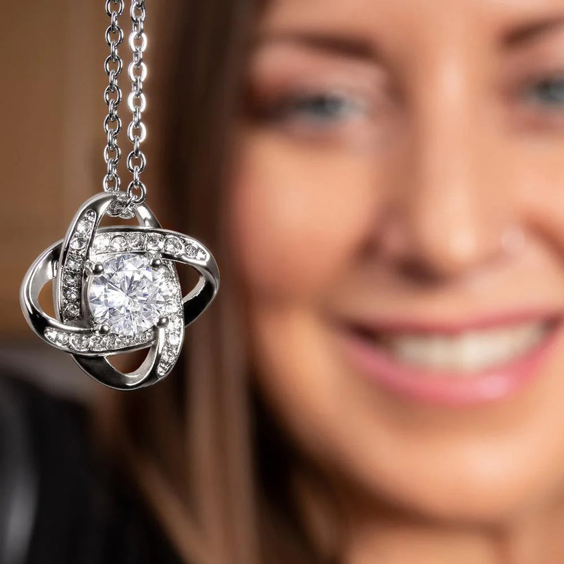 BEAUTIFUL DAUGHTER LOVEKNOT NECKLACE